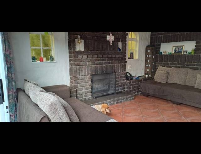 5 BEDROOM HOUSE FOR SALE IN BRACKENHURST